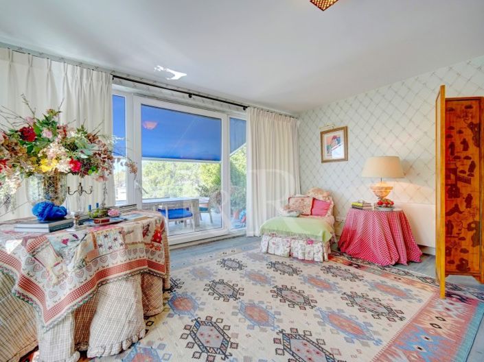 Image No.6-4 Bed House for sale