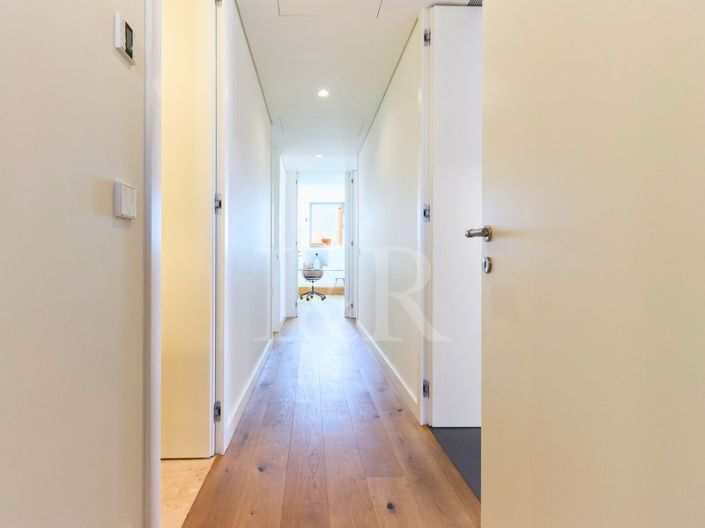 Image No.31-3 Bed Apartment for sale