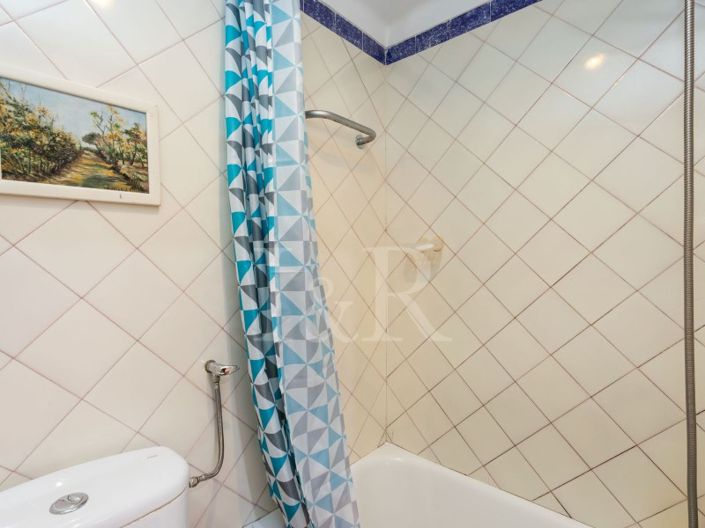 Image No.20-1 Bed Apartment for sale