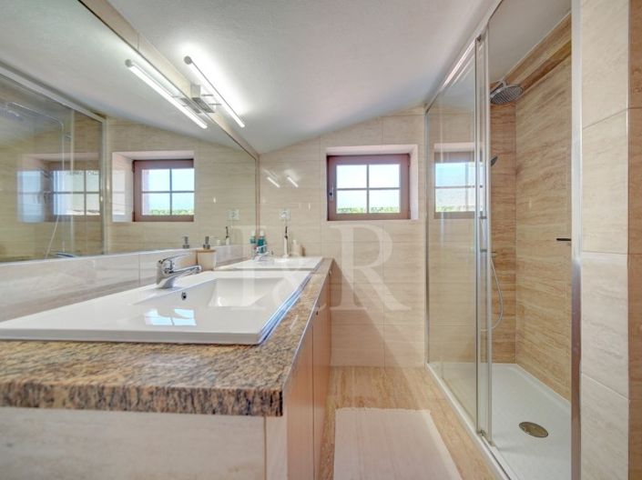 Image No.35-2 Bed House for sale