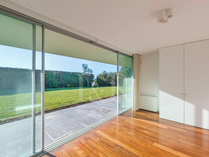 Image No.5-4 Bed House for sale