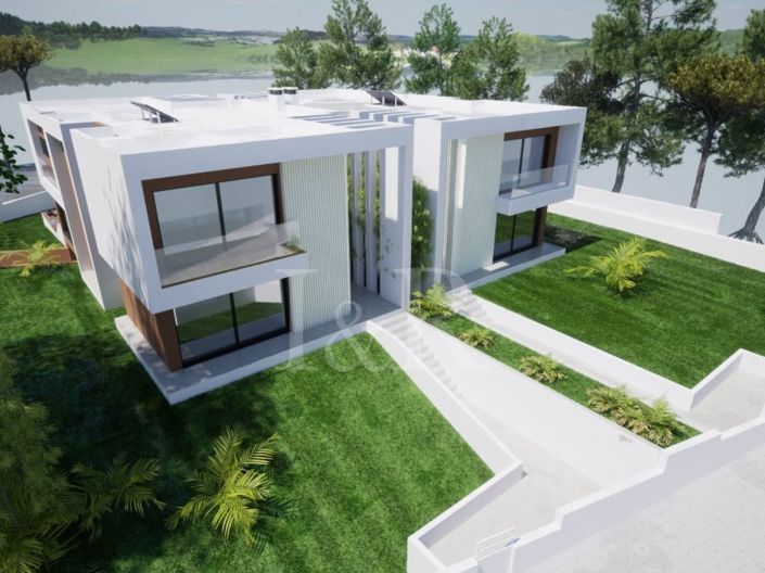 Image No.8-5 Bed House for sale