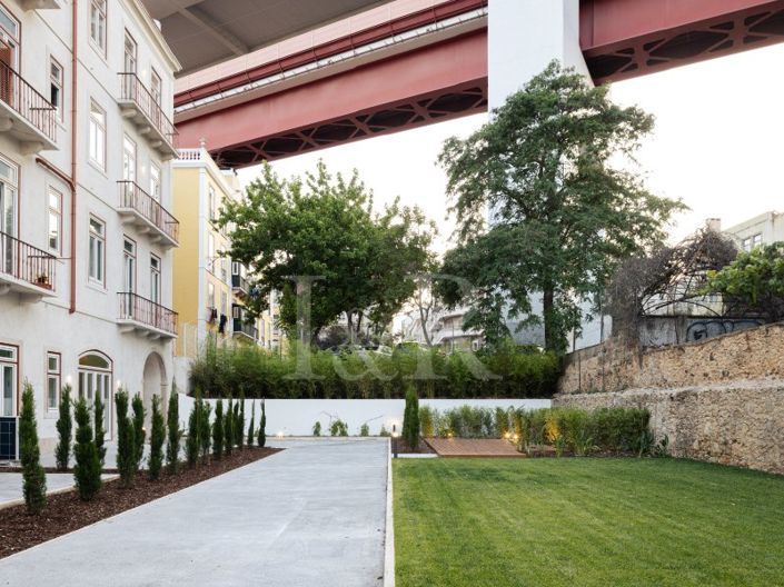 Image No.4-4 Bed Apartment for sale