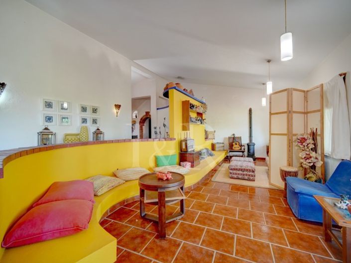 Image No.17-10 Bed Farmhouse for sale