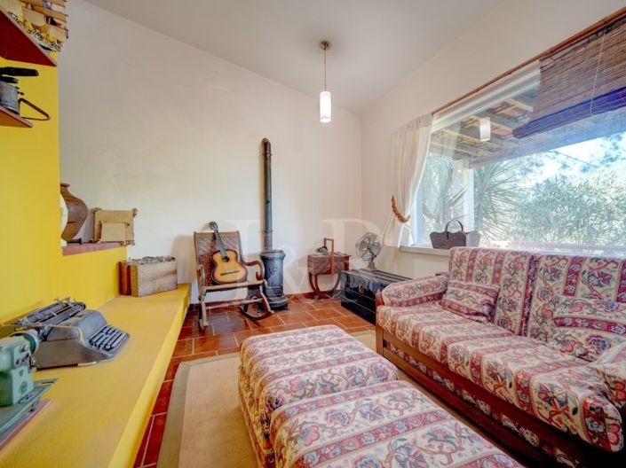 Image No.20-10 Bed Farmhouse for sale