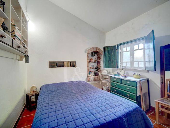 Image No.43-10 Bed Farmhouse for sale