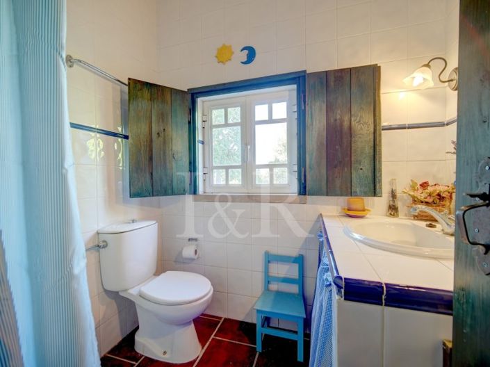 Image No.52-10 Bed Farmhouse for sale