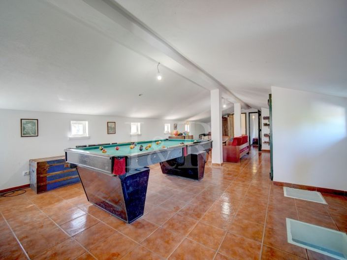 Image No.54-10 Bed Farmhouse for sale