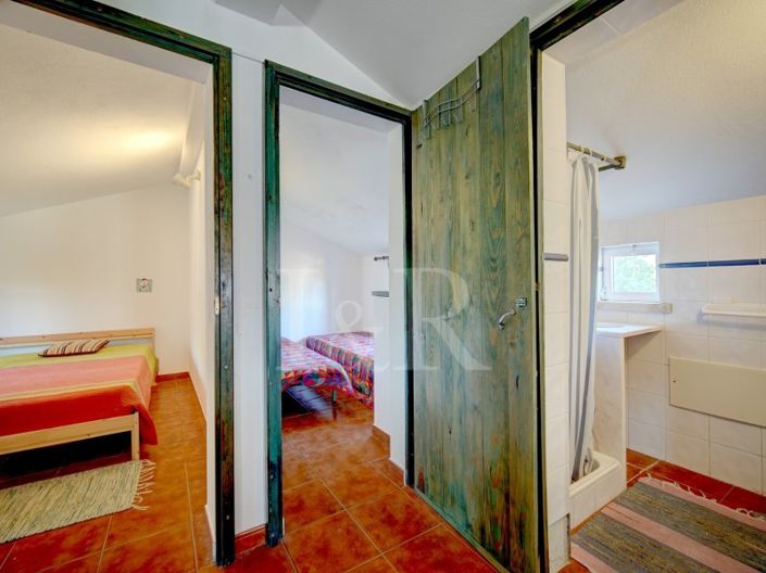 Image No.56-10 Bed Farmhouse for sale