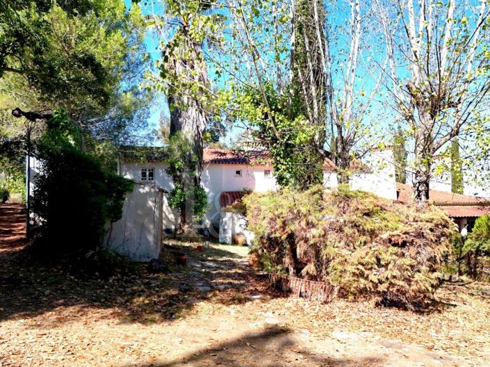 Image No.9-10 Bed Farmhouse for sale