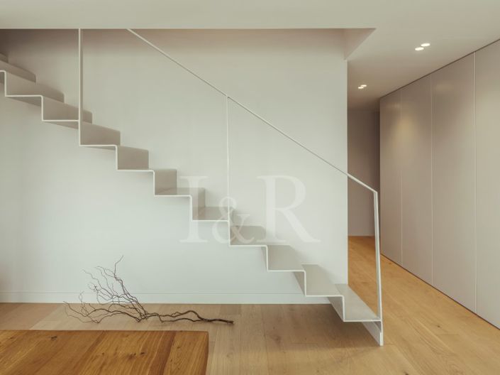 Image No.25-4 Bed Apartment for sale