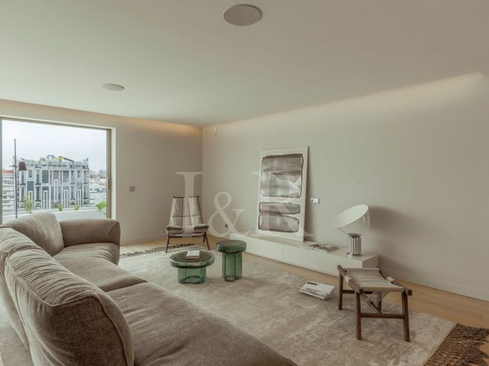 Image No.7-4 Bed Apartment for sale