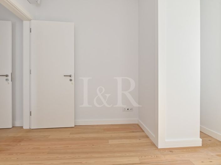 Image No.10-3 Bed Apartment for sale