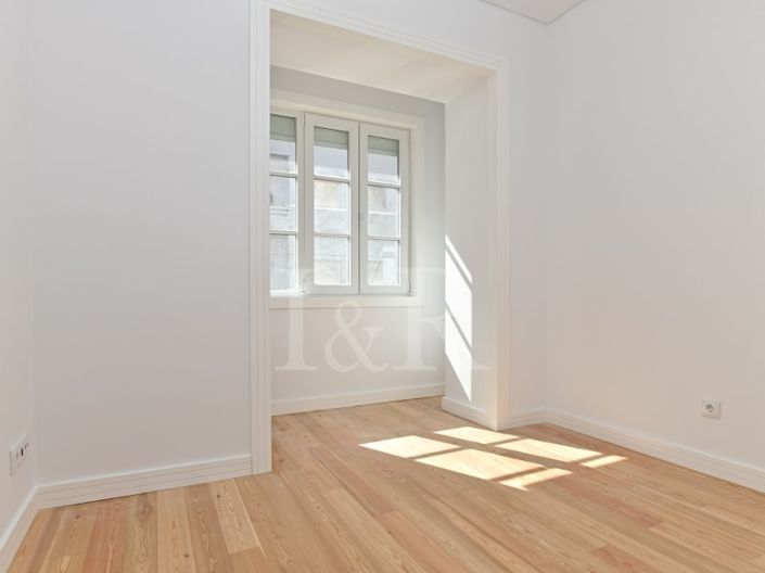 Image No.12-3 Bed Apartment for sale