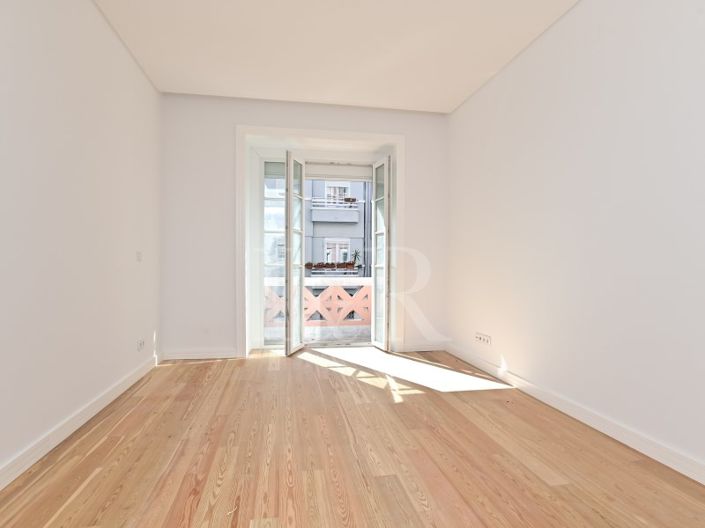 Image No.14-3 Bed Apartment for sale