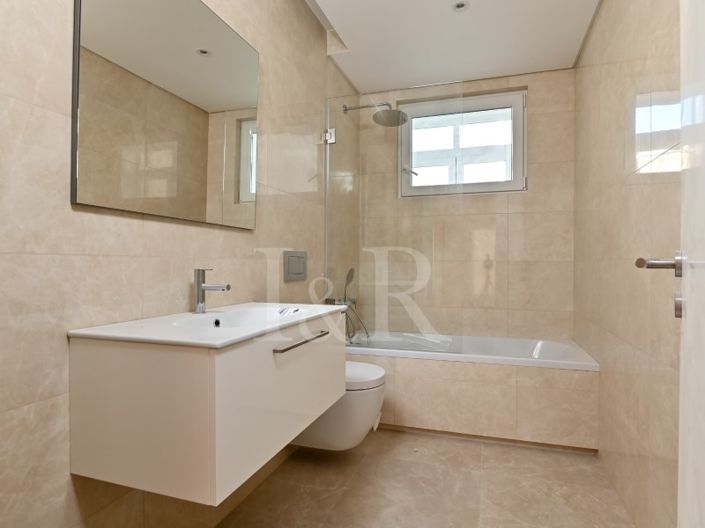 Image No.22-3 Bed Apartment for sale