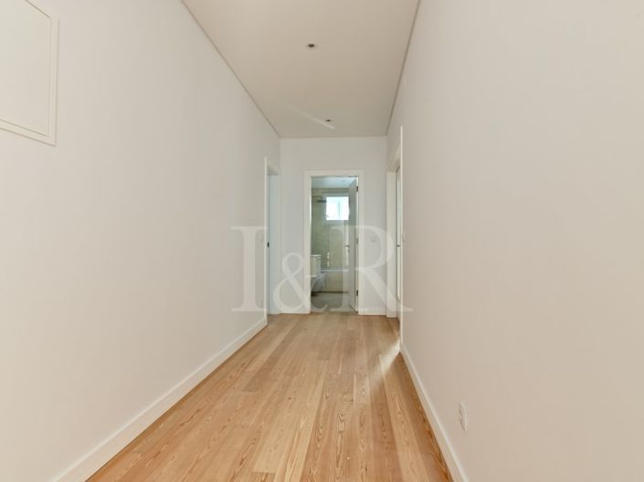 Image No.23-3 Bed Apartment for sale