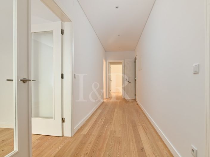 Image No.24-3 Bed Apartment for sale