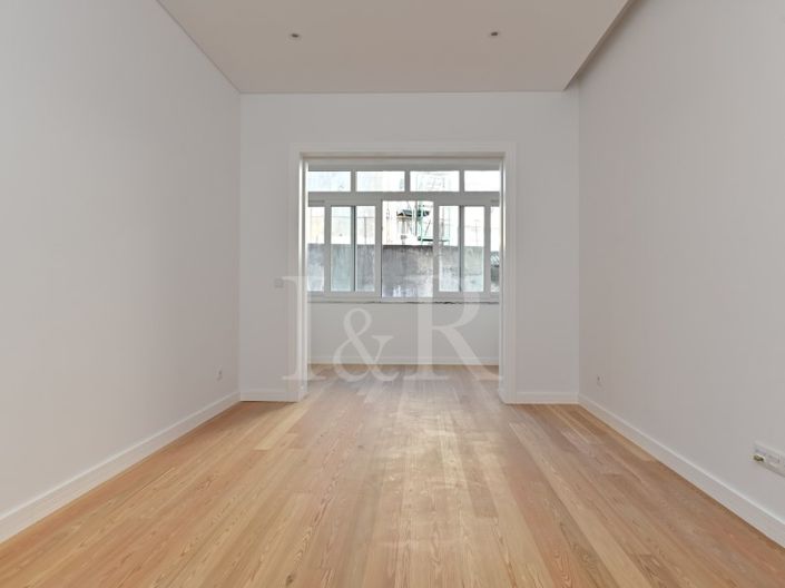 Image No.25-3 Bed Apartment for sale