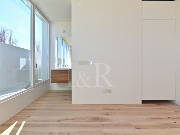 Image No.15-3 Bed Apartment for sale