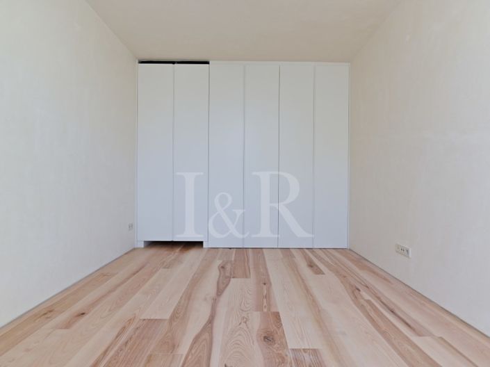 Image No.24-3 Bed Apartment for sale