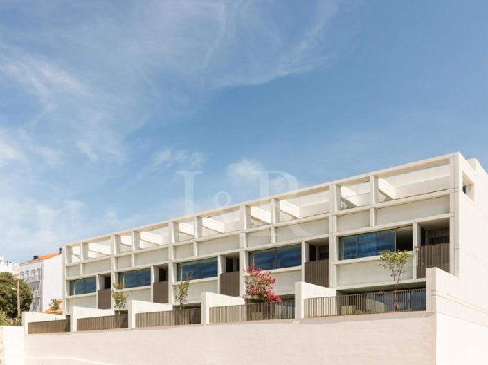 Image No.20-5 Bed House for sale