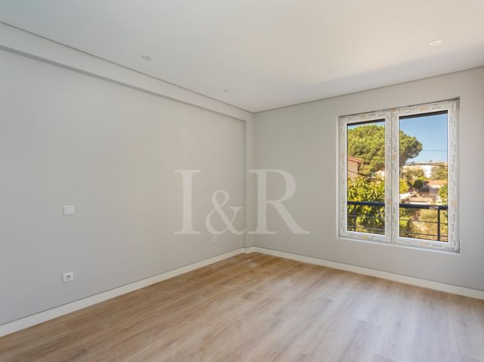 Image No.16-3 Bed Apartment for sale