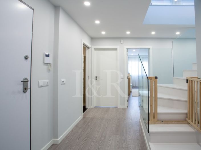 Image No.21-4 Bed Apartment for sale