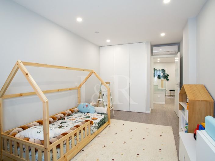 Image No.24-4 Bed Apartment for sale