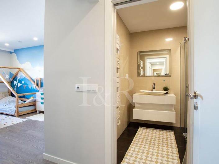 Image No.28-4 Bed Apartment for sale