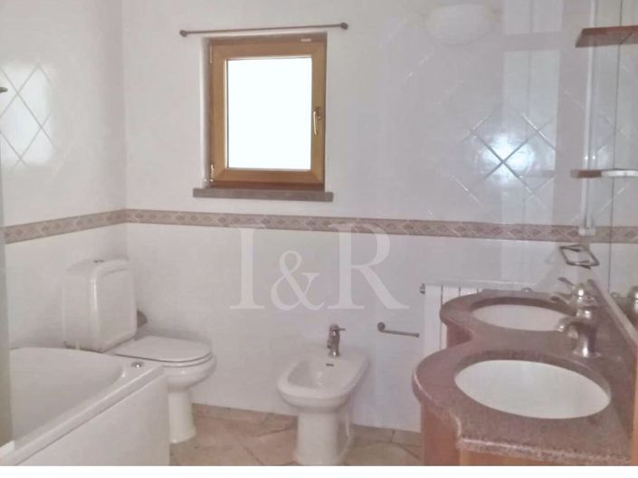 Image No.16-3 Bed House for sale