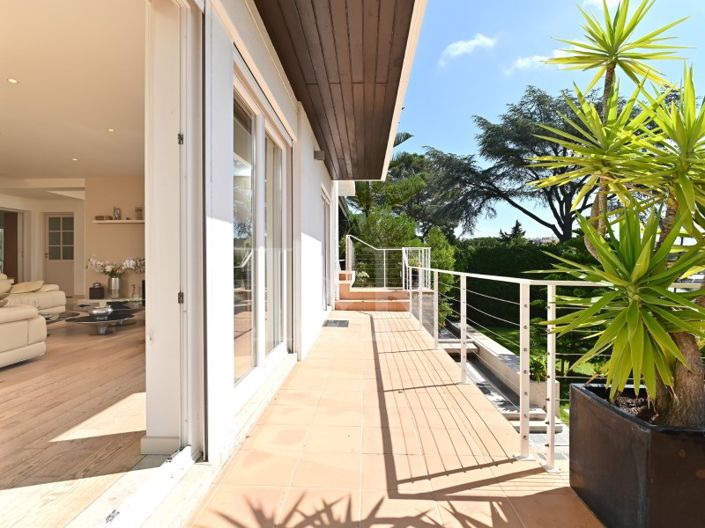 Image No.14-6 Bed House for sale