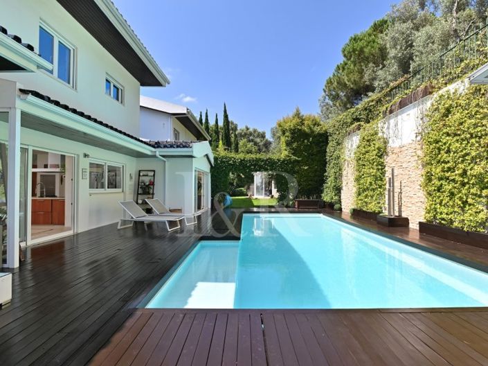 Image No.2-6 Bed House for sale