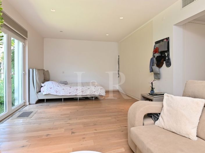 Image No.20-6 Bed House for sale