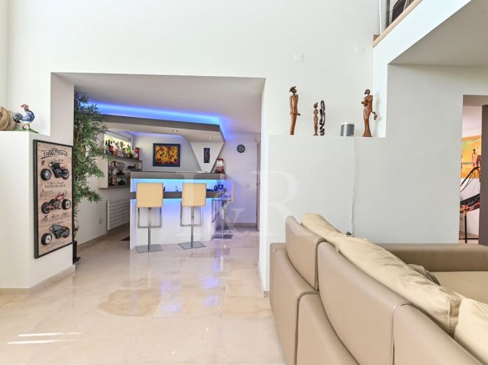 Image No.45-6 Bed House for sale