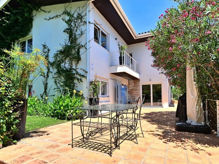 Image No.50-6 Bed House for sale