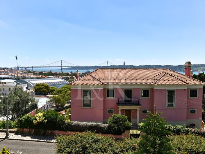 Image No.52-6 Bed House for sale