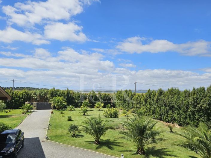 Image No.3-3 Bed House for sale