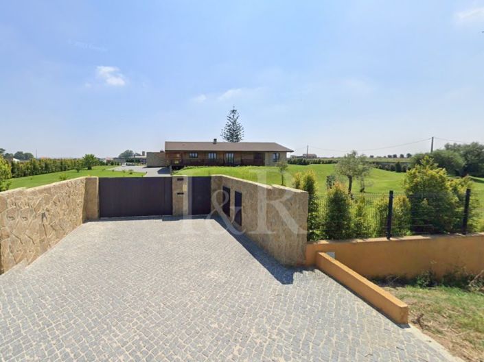 Image No.49-3 Bed House for sale