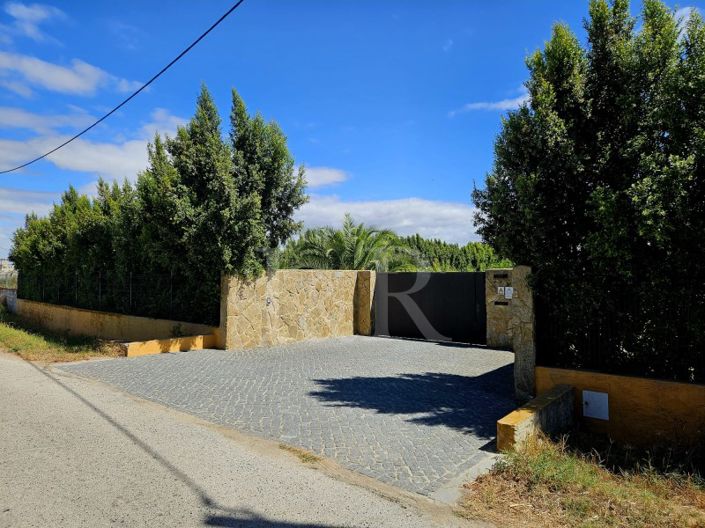 Image No.55-3 Bed House for sale