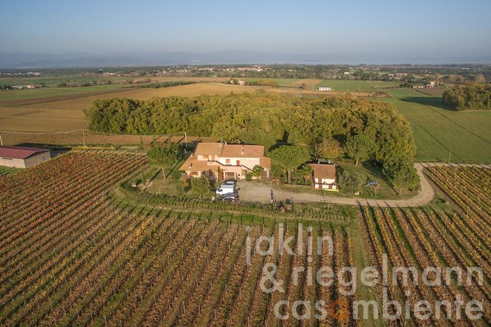 Image No.1-8 Bed Farmhouse for sale