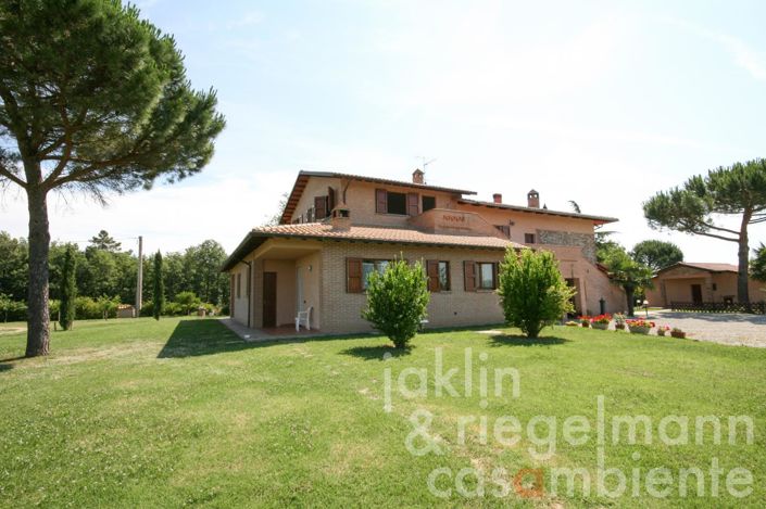 Image No.14-8 Bed Farmhouse for sale