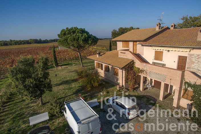 Image No.5-8 Bed Farmhouse for sale