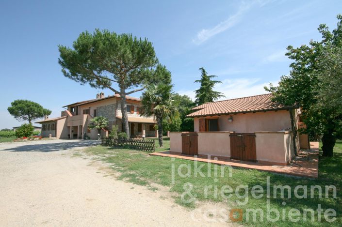 Image No.8-8 Bed Farmhouse for sale