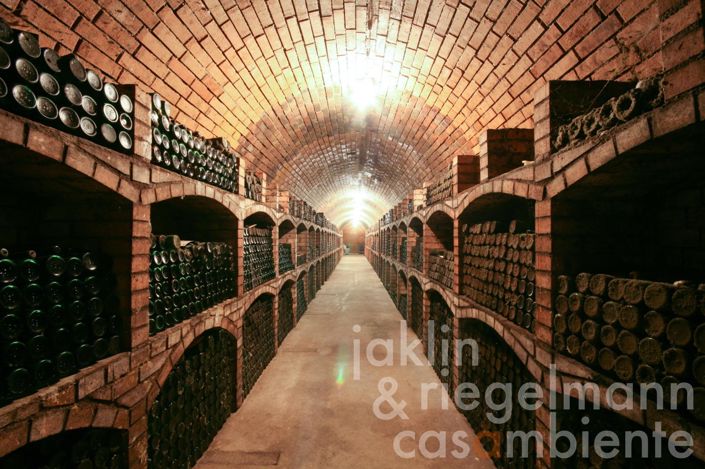 Image No.1-3 Bed Farmhouse for sale