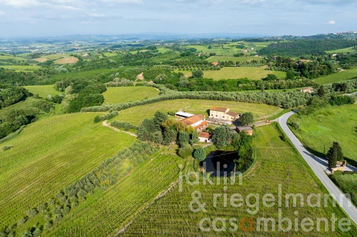 Image No.2-7 Bed Farmhouse for sale