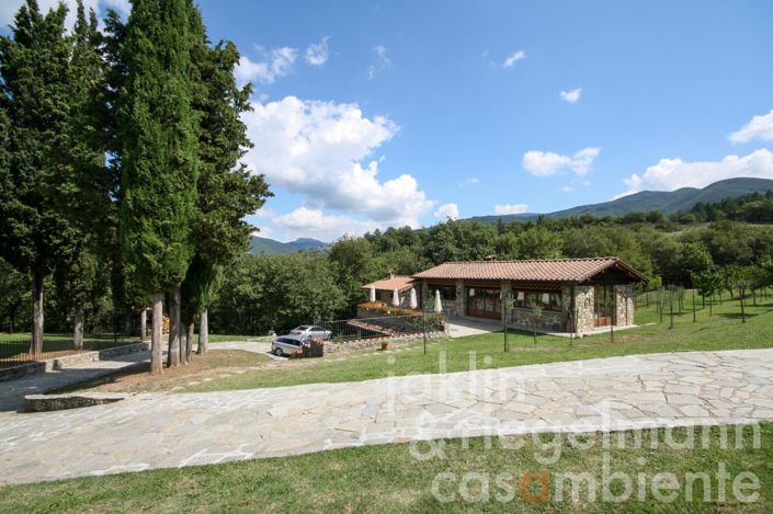 Image No.19-9 Bed Farmhouse for sale