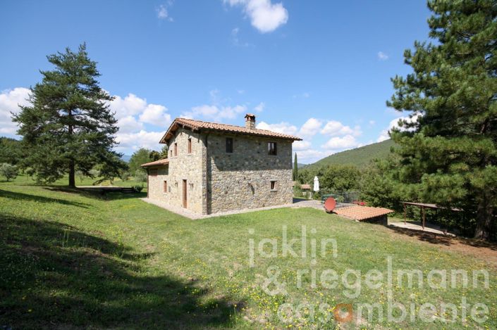 Image No.25-9 Bed Farmhouse for sale