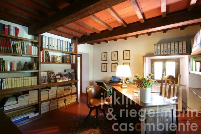 Image No.36-9 Bed Farmhouse for sale