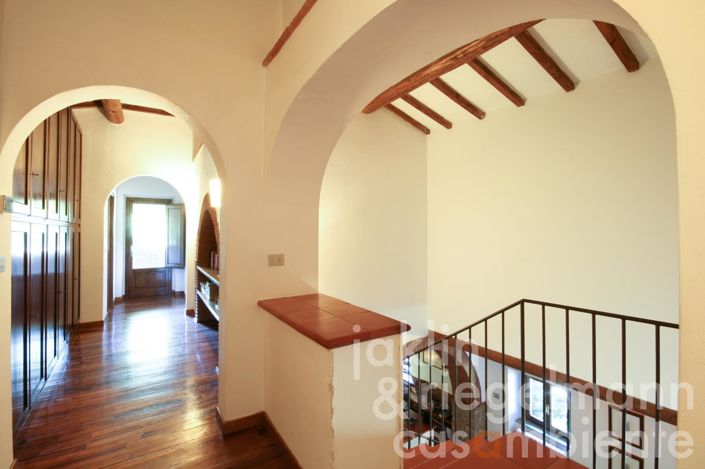 Image No.42-9 Bed Farmhouse for sale